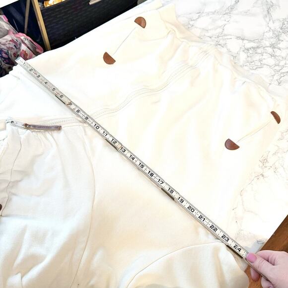 High Camp Outfitters Breckenridge CO Chunky White Zip Sweatshirt women's large - Picture 15 of 15